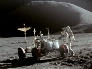 Apollo_15_Lunar_Rover_and_Irwin